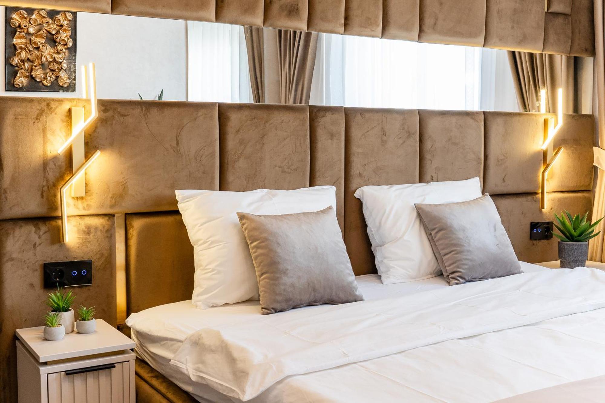 Fashion Stay-Valentino Apartment - By Openhouse Giroc ภายนอก รูปภาพ